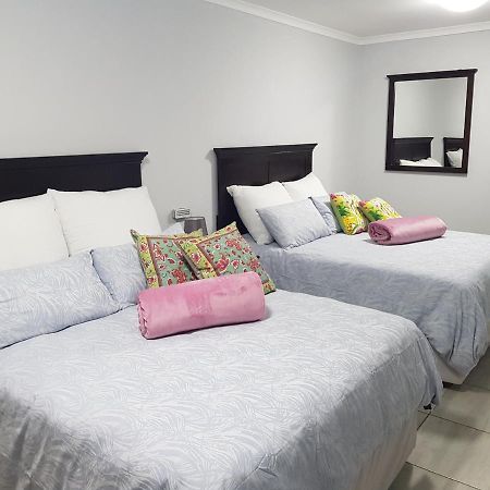 Good 2 Go Guest House Benoni Esterno foto