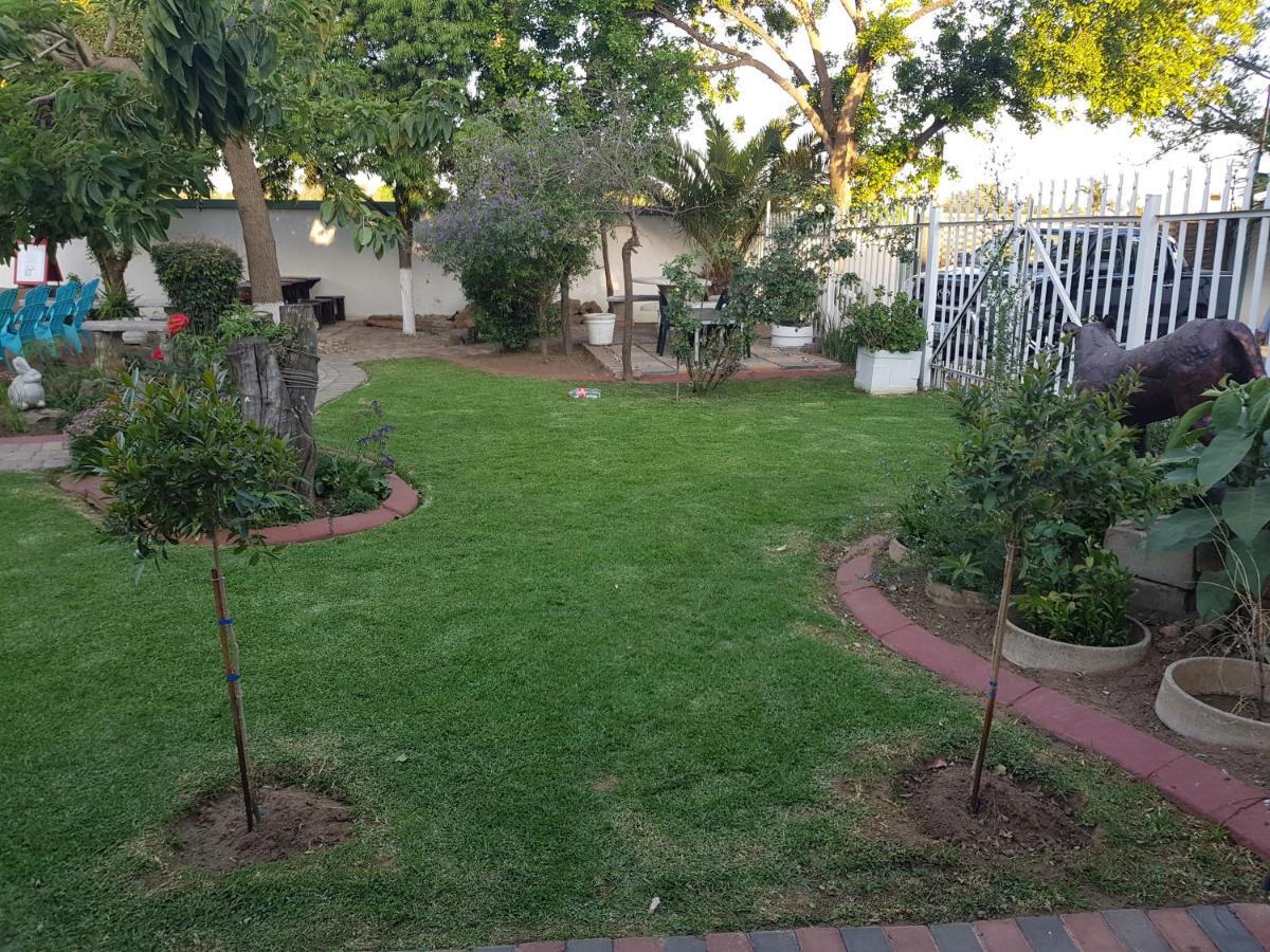 Good 2 Go Guest House Benoni Esterno foto