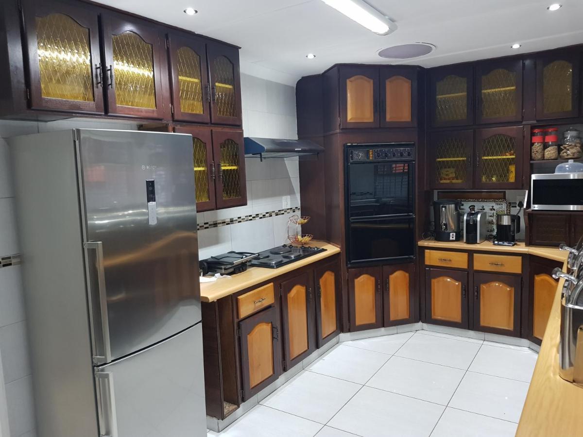 Good 2 Go Guest House Benoni Esterno foto