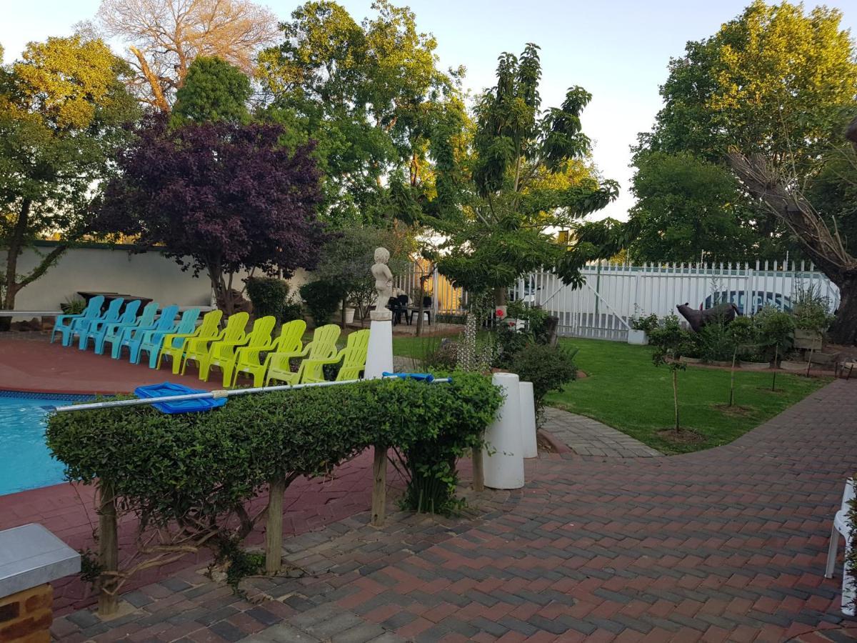 Good 2 Go Guest House Benoni Esterno foto