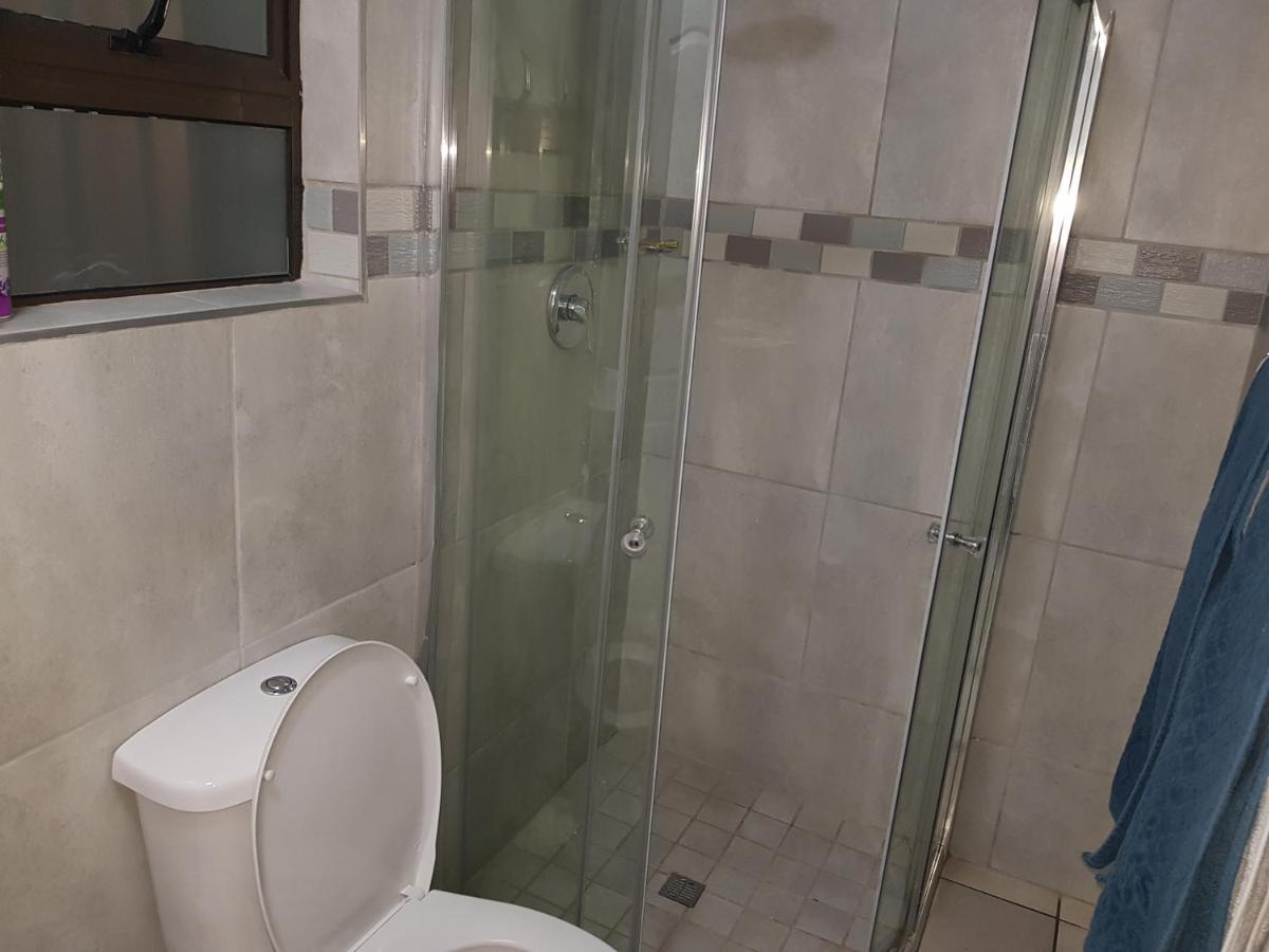 Good 2 Go Guest House Benoni Esterno foto