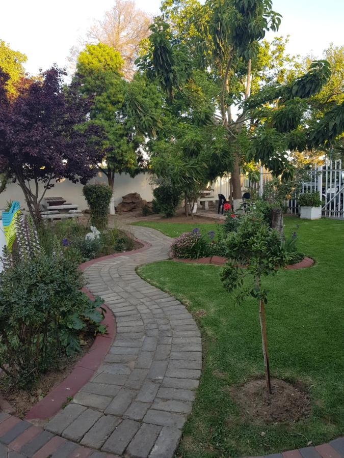 Good 2 Go Guest House Benoni Esterno foto