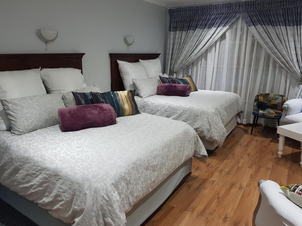 Good 2 Go Guest House Benoni Esterno foto