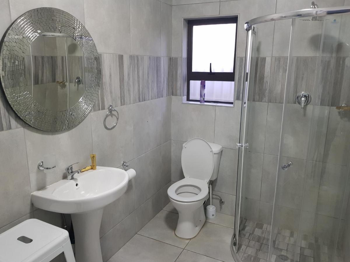 Good 2 Go Guest House Benoni Esterno foto