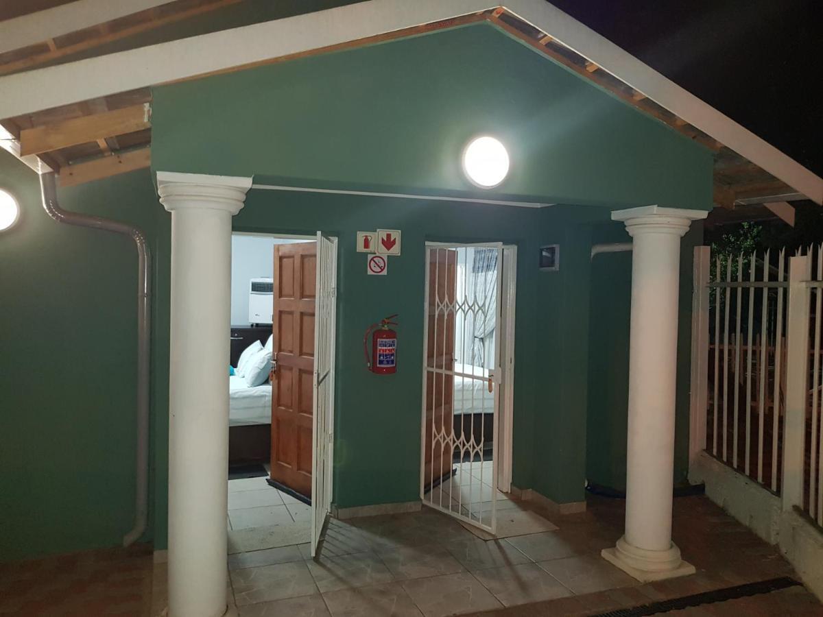 Good 2 Go Guest House Benoni Esterno foto